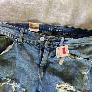 Levis Ripped Boyfriend Skinny Fit
